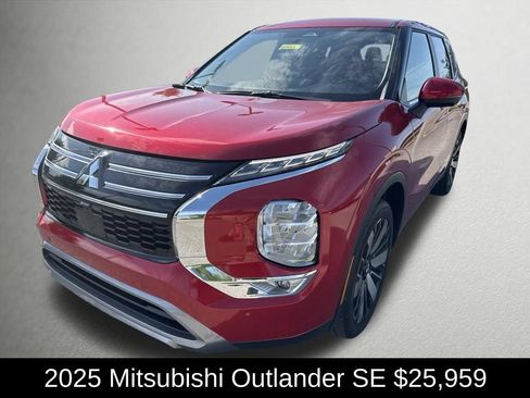 Used 2025 Mitsubishi Outlander SE AWD/4WD image 7