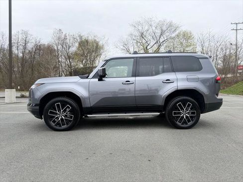 Used 2024 Lexus GX 550 w/ Accessory Package (Z1) AWD/4WD image 3