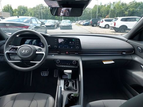 New 2026 Hyundai Elantra Sport FWD image 12