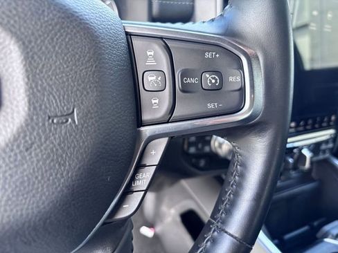 Used 2023 RAM 1500 Laramie AWD/4WD image 18