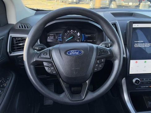 Certified 2023 Ford Edge SE w/ Black Appearance Package image 14