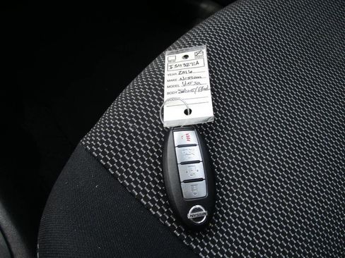 Used 2016 Nissan Versa FWD image 16