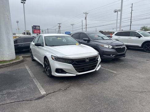 Used 2022 Honda Accord Sport image 4