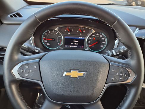 Used 2023 Chevrolet Traverse LT AWD/4WD image 13