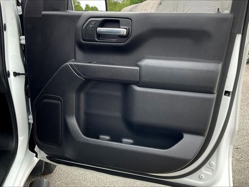 Used 2020 Chevrolet Silverado 1500 Custom w/ Custom Value Package image 16