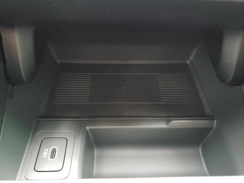 New 2026 Land Rover Range Rover Velar S image 22