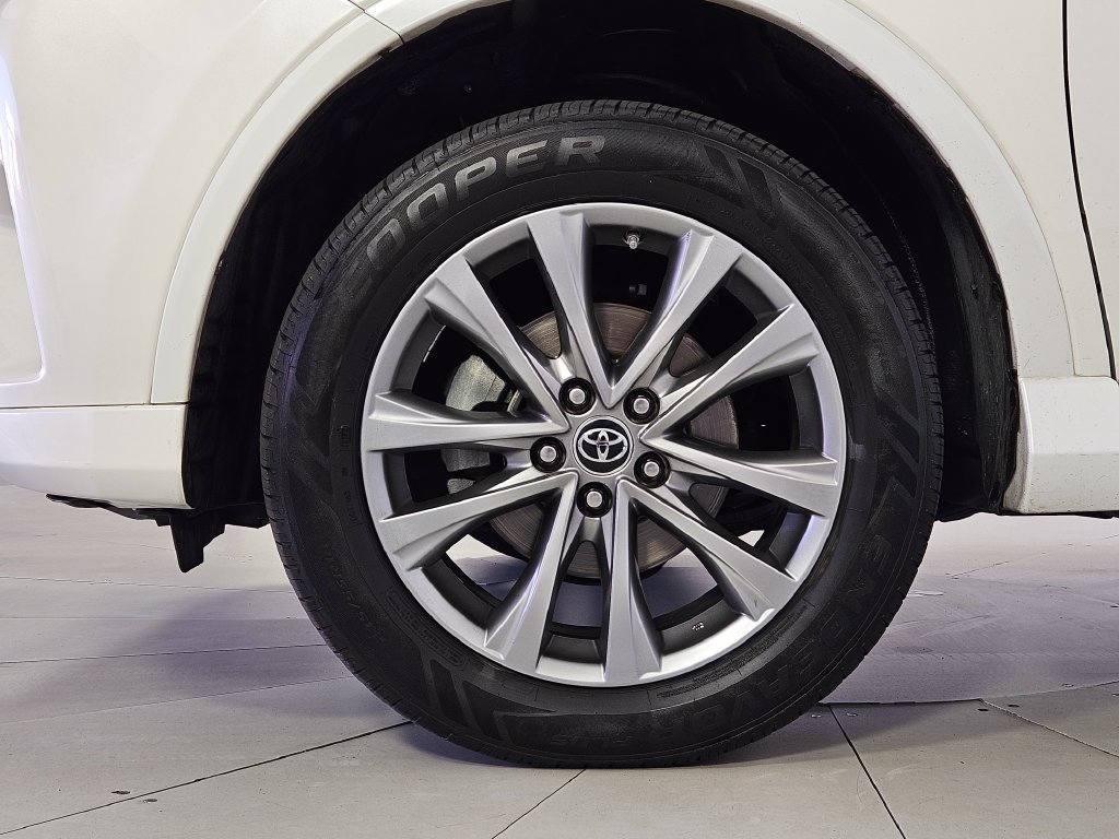 Used 2017 Toyota RAV4 Platinum w/ All Weather Liner Package FWD image 5