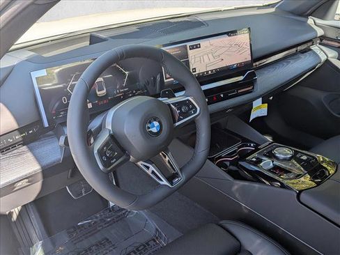 Used 2026 BMW 530i xDrive w/ M Sport Package AWD/4WD image 3