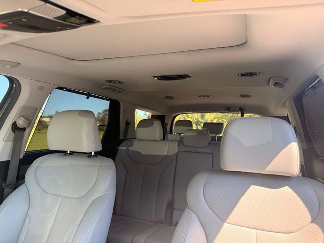Used 2022 Hyundai Palisade SEL w/ 8P Bench Seat Package FWD image 14