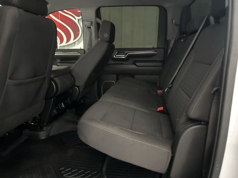 Used 2024 Chevrolet Silverado 2500 LT AWD/4WD image 15