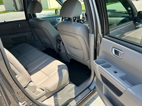 Used 2013 Honda Pilot Touring image 17