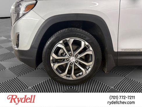 Used 2018 GMC Terrain SLT w/ Preferred Package AWD/4WD image 9