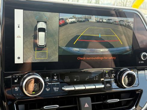 Used 2025 Toyota Highlander Platinum image 13