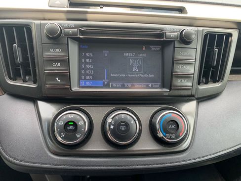 Used 2015 Toyota RAV4 LE AWD/4WD image 11