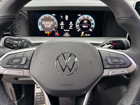 Used 2026 Volkswagen Tiguan SE R-Line AWD/4WD image 18