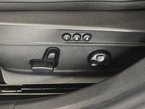 New 2025 Alfa Romeo Giulia Base w/ Driving Assist Package image 27