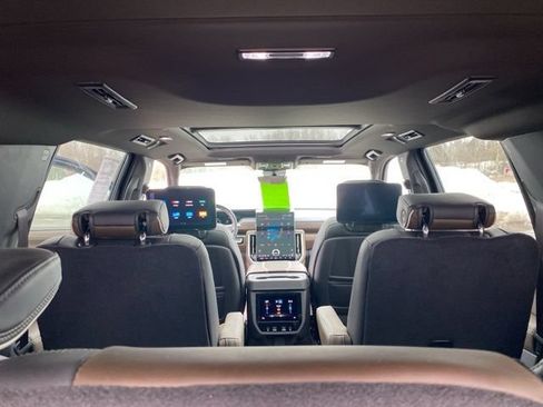 Used 2025 GMC Yukon XL Denali Ultimate w/ LPO, Floor Liner Package AWD/4WD image 35