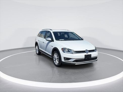 Used 2019 Volkswagen Golf Alltrack S AWD/4WD image 2