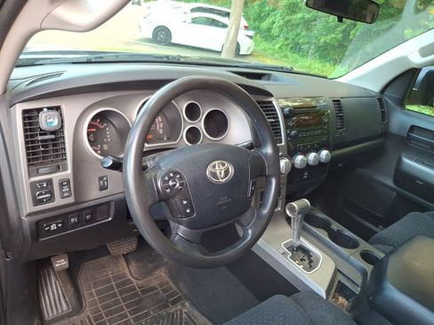 Used 2010 Toyota Tundra 4x4 Double Cab image 9