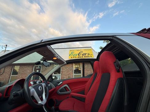 Used 2013 smart fortwo passion RWD image 14
