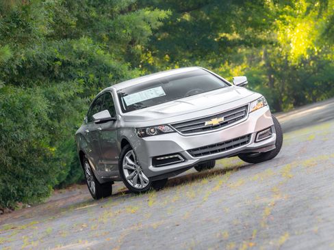 Used 2019 Chevrolet Impala LT FWD image 20