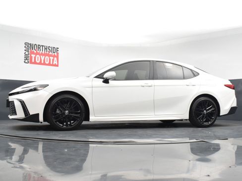 Used 2025 Toyota Camry SE w/ Convenience Package FWD image 26