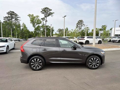Used 2024 Volvo XC60 B5 Core w/ Protection Package Premier image 4