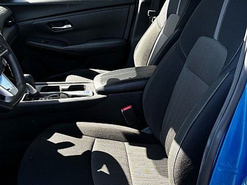 Used 2025 Nissan Sentra SV FWD image 3