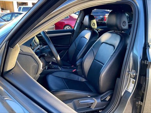 Used 2023 Volkswagen Jetta Sport image 7