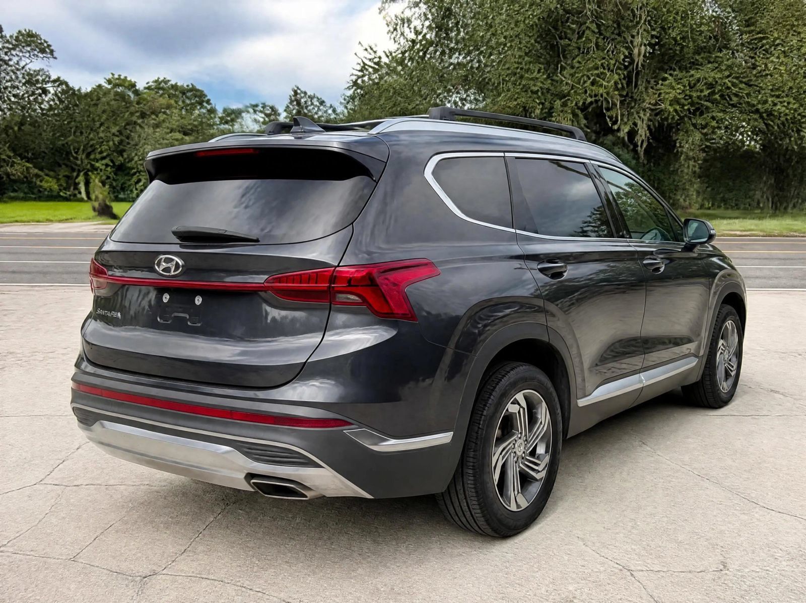 Used 2021 Hyundai Santa Fe SEL w/ Convenience Package FWD image 3