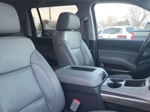 Used 2019 Chevrolet Suburban LT image 24
