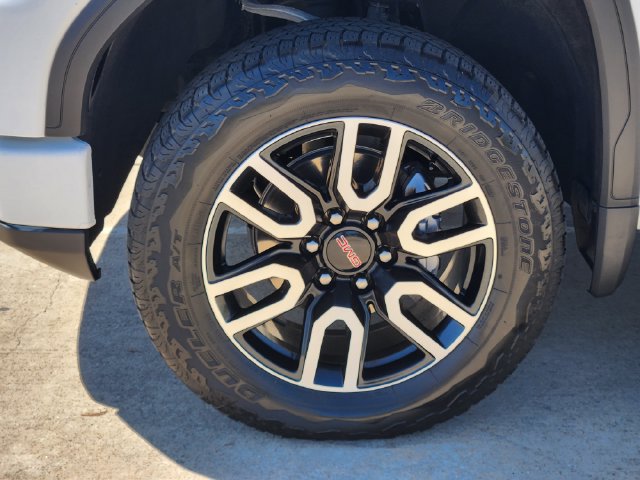 Used 2024 GMC Sierra 1500 AT4 w/ Technology Package AWD/4WD image 10