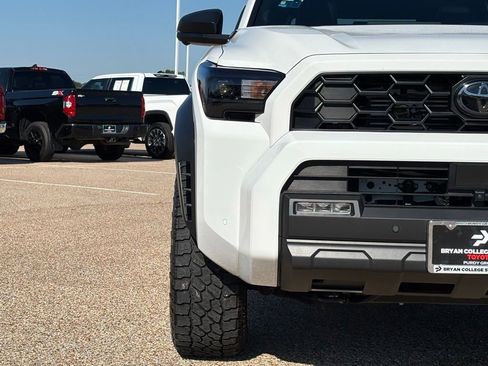 Certified 2025 Toyota 4Runner TRD Off-Road Premium w/ Tow Technology Package AWD/4WD image 4