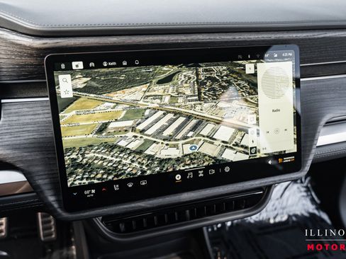 Used 2022 Rivian R1T Adventure image 22