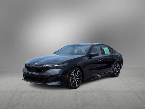 Used 2027 BMW 550e xDrive AWD/4WD image 4