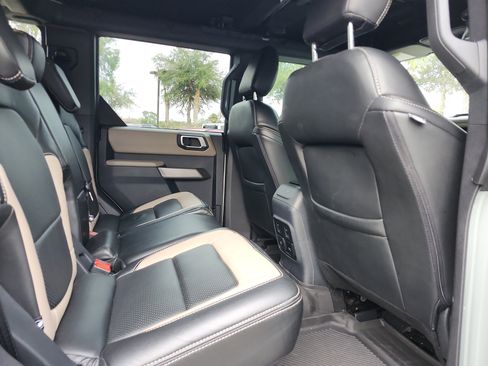 Used 2023 Ford Bronco Wildtrak image 19