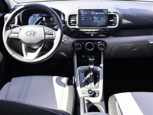 New 2025 Hyundai Venue SEL image 22