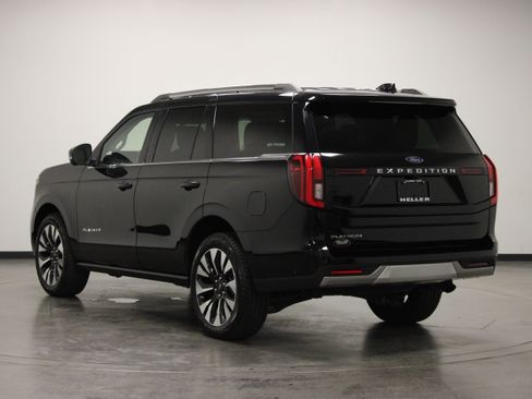 Used 2025 Ford Expedition Platinum w/ Driver's Package AWD/4WD image 6