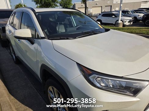 Used 2021 Toyota RAV4 XLE Premium AWD/4WD image 3