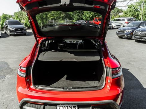 Used 2023 Porsche Macan image 35