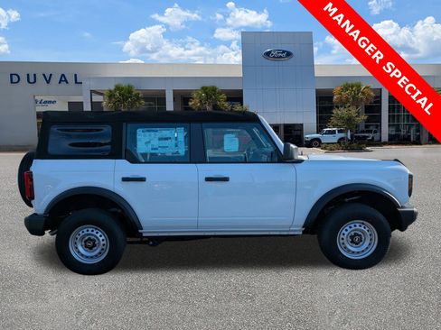 New 2025 Ford Bronco 4-Door image 2
