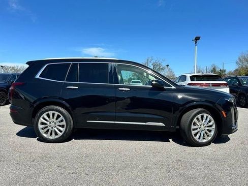 Used 2020 Cadillac XT6 Premium Luxury FWD image 5