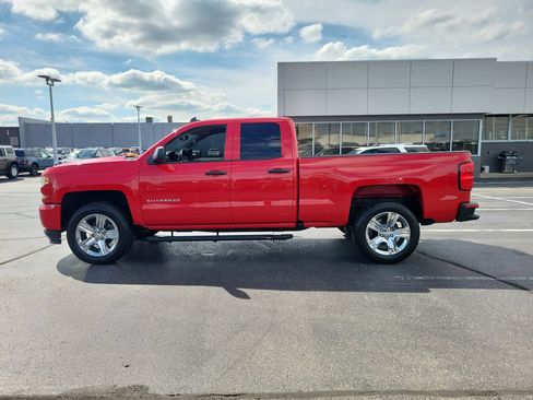 Used 2018 Chevrolet Silverado 1500 Custom w/ Custom Convenience Package RWD image 7