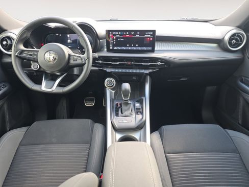 Used 2025 Alfa Romeo Tonale image 4