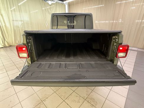 Used 2022 Jeep Gladiator Sport AWD/4WD image 16