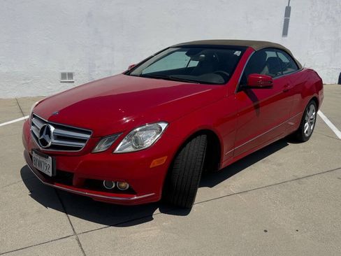 Used 2011 Mercedes-Benz E 350 Cabriolet image 2