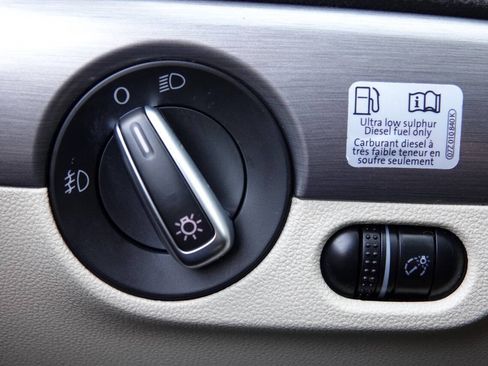 Used 2014 Volkswagen Jetta TDI FWD image 89