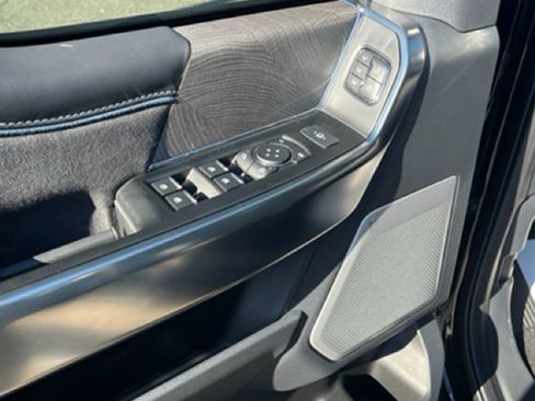 Used 2025 Ford F350 Platinum w/ FX4 Off-Road Package image 10