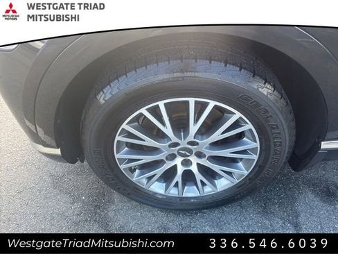 Used 2022 Genesis GV80 2.5T RWD image 4