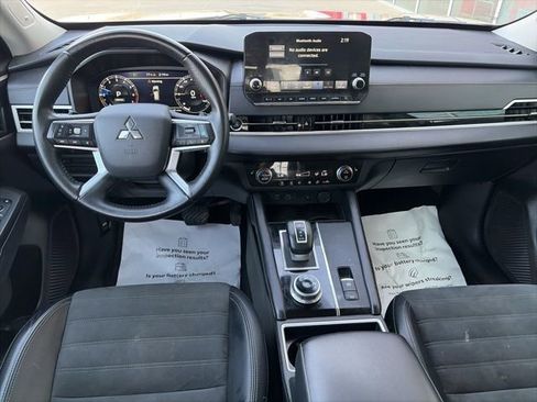 Used 2024 Mitsubishi Outlander SE image 12